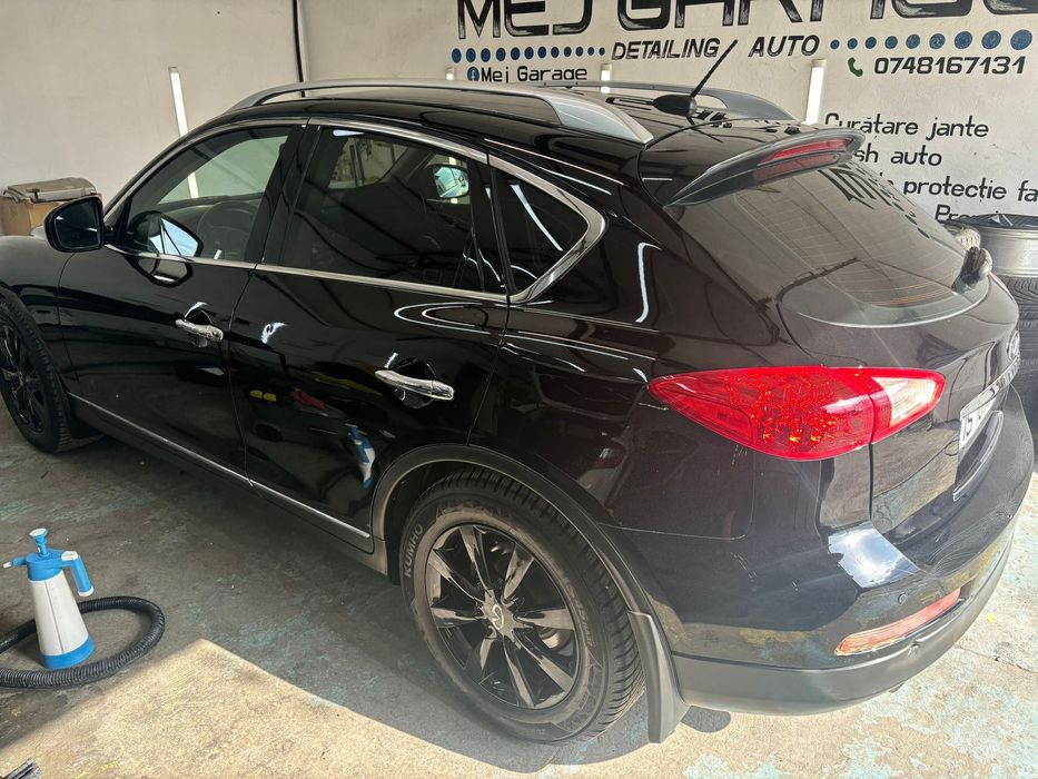 Infiniți ex35 benzina