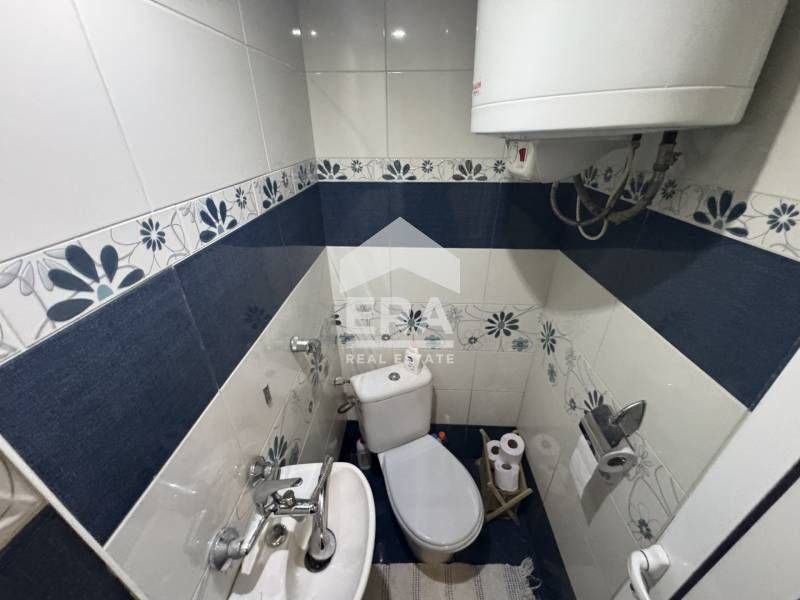 Продава се Тристаен апартамент в Русе, Дружба 2 - 111 кв.м за 1485 €/кв.м - Снимка #11