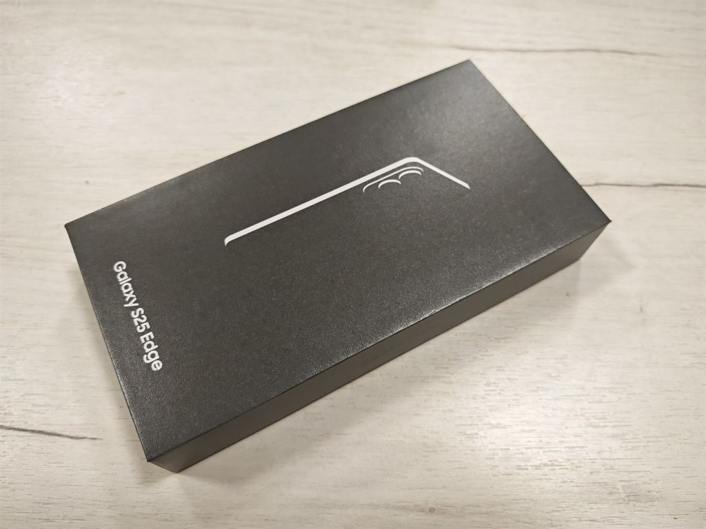 Чисто нов Samsung Galaxy S25 Edge 5G 12GB RAM 512 GB