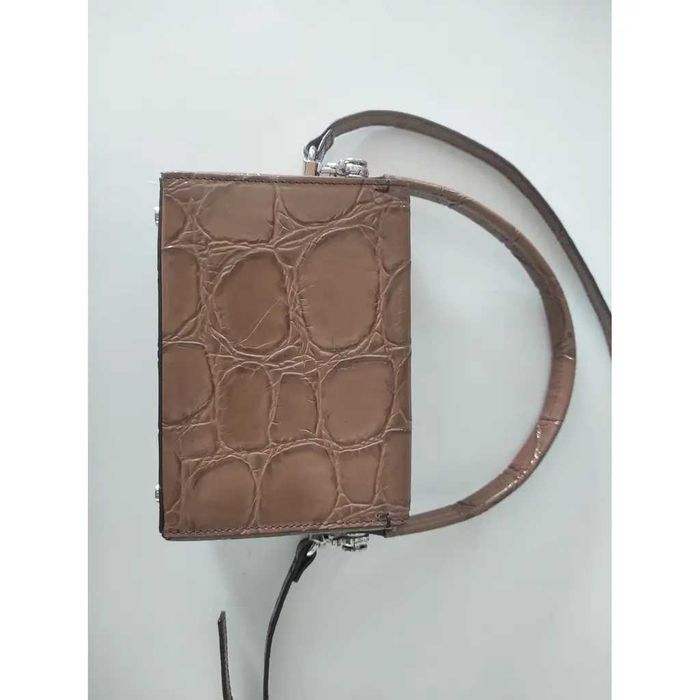 Кафява малка дамска чанта почти нова