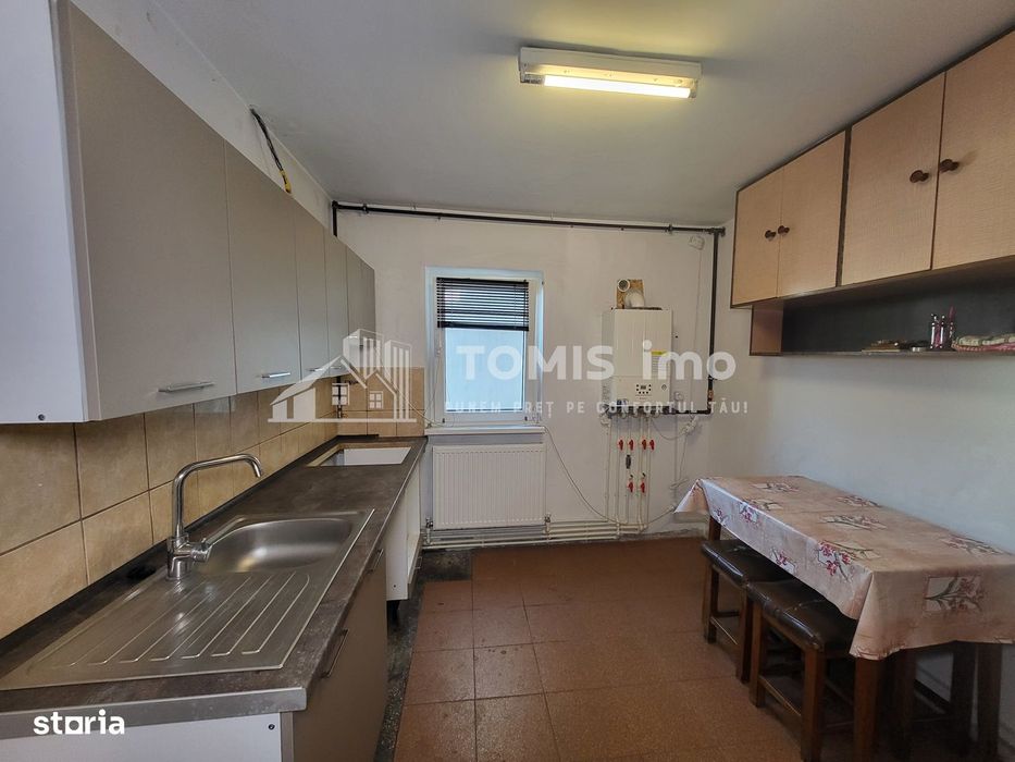 Apartament 4 camere decomandat, centrala pe gaz, zona Casa de Cultură
