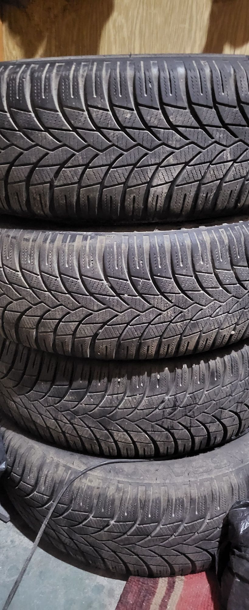 Продам зимние шины LASSA SNOWAYS 4 185/65/R14