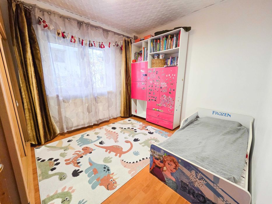 Apartament 3 camere semidecomandate, etaj 1, zona Zimbru, Miron Costin