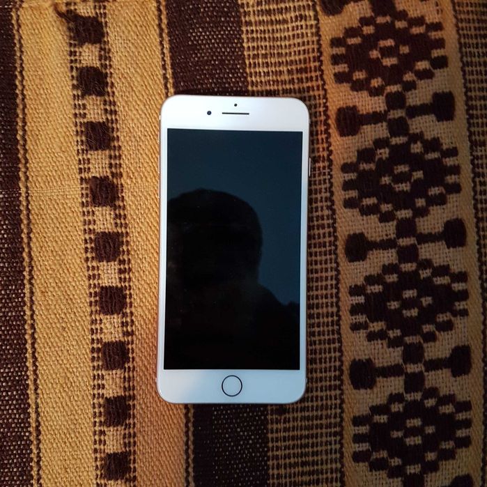 Vand sau schimb  iPhone 8 Plus