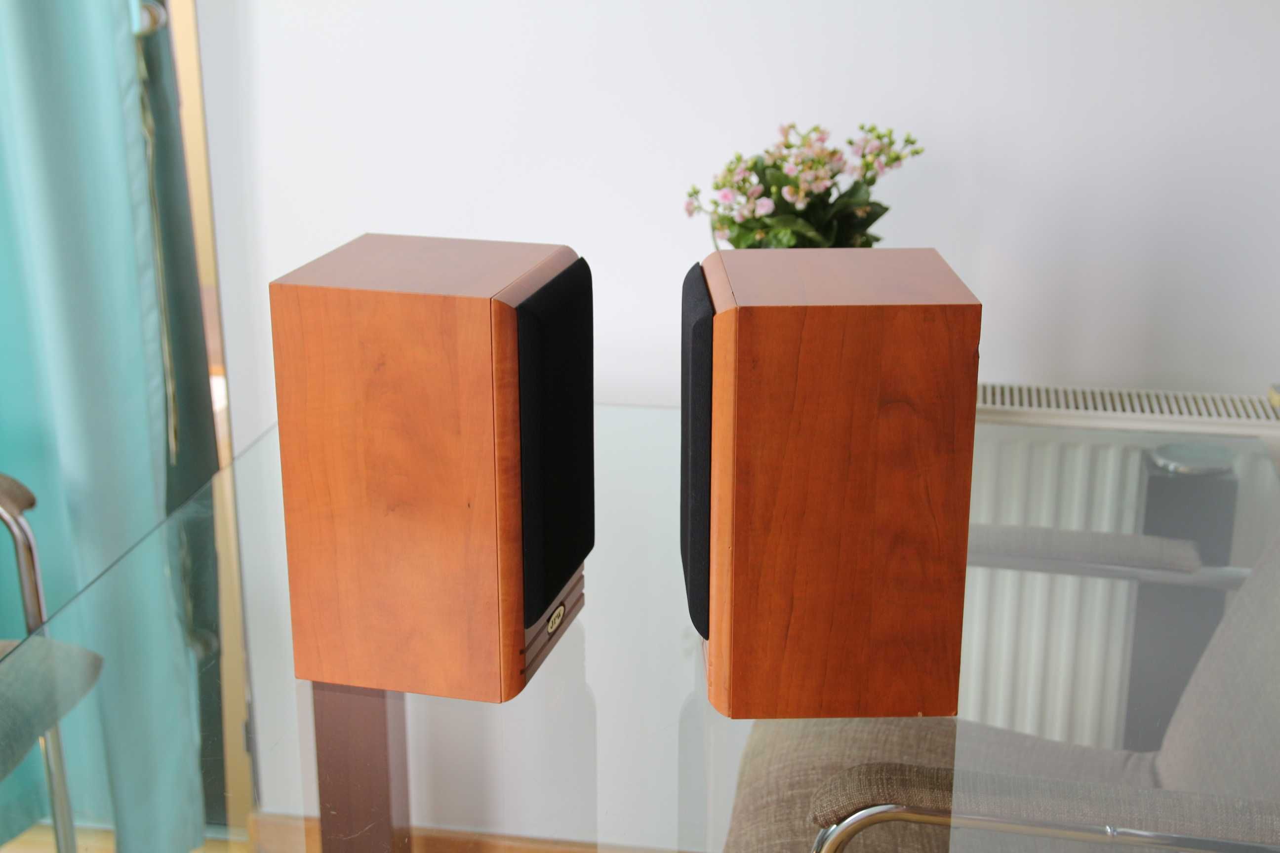 Pereche boxe bookshelf englezesti JPW ML-210i 60 Wati