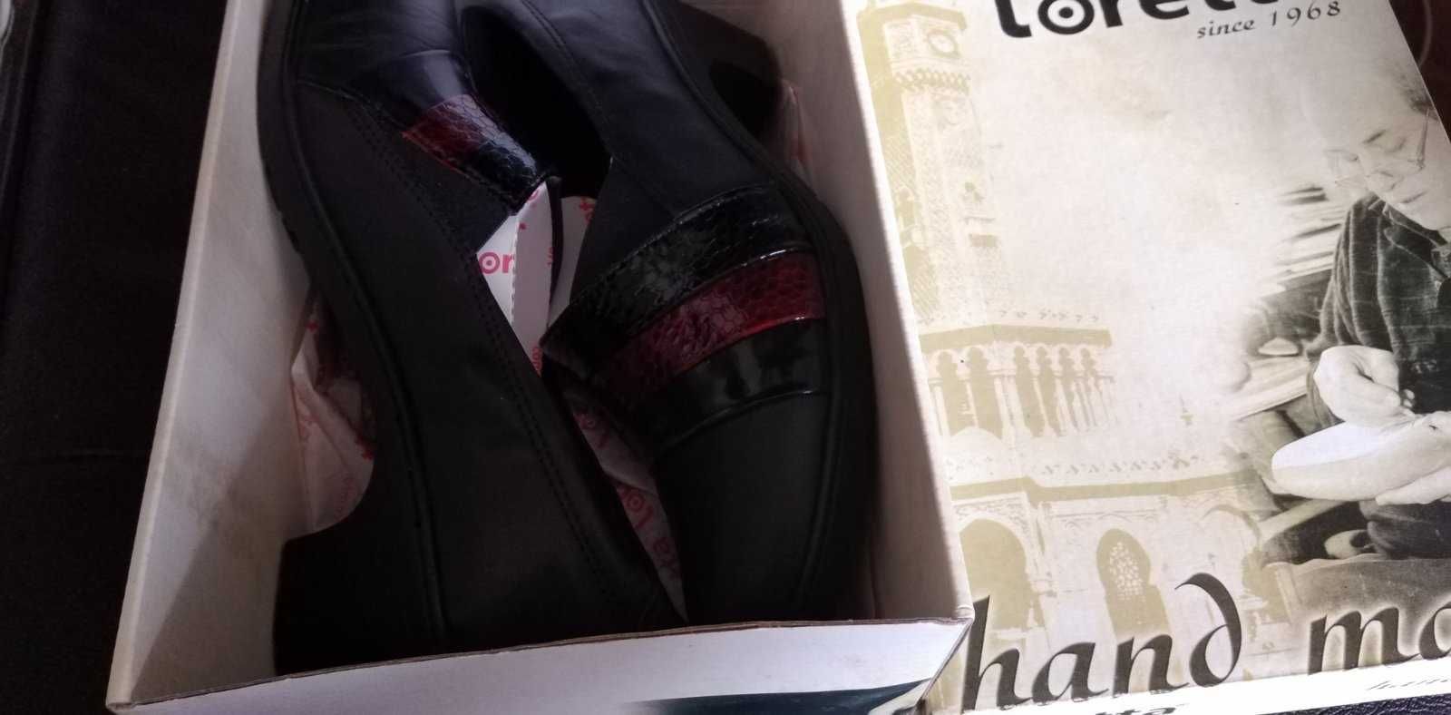 Дамски обувки на среден ток - черни