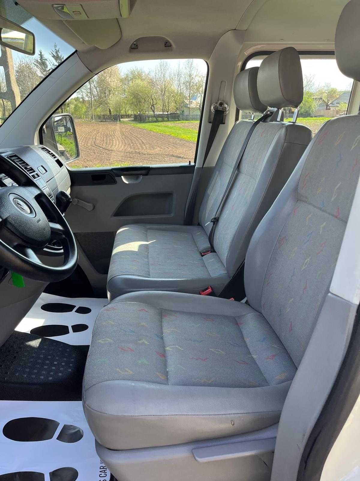 Vand Volkswagen Transporter T5 Doka 1.9 TDI cu 6 locuri si lada  2009