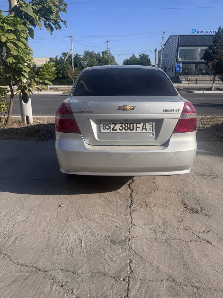 Сотилади нексия -3