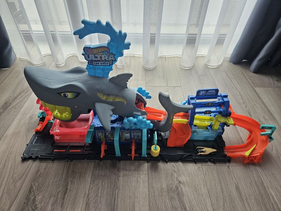 Spălătoria de mașini Hot wheels - rechin