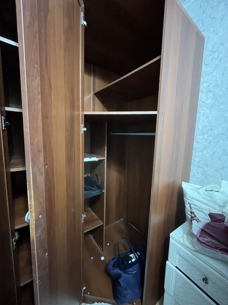 продам угловой шкаф