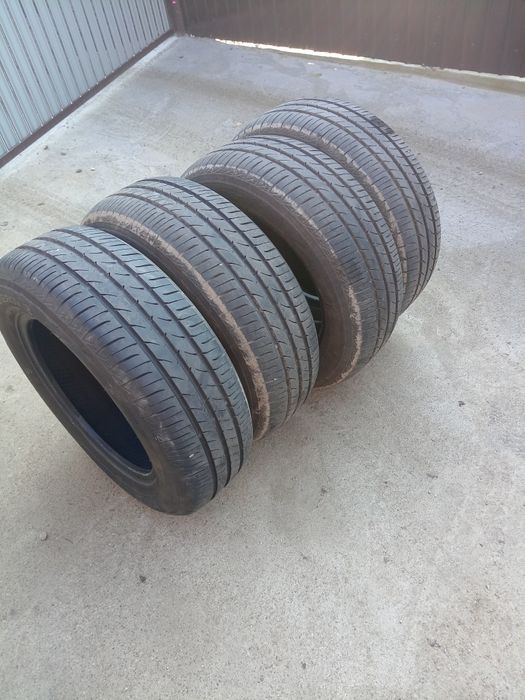 Vând cauciucuri de vara 195/65/15