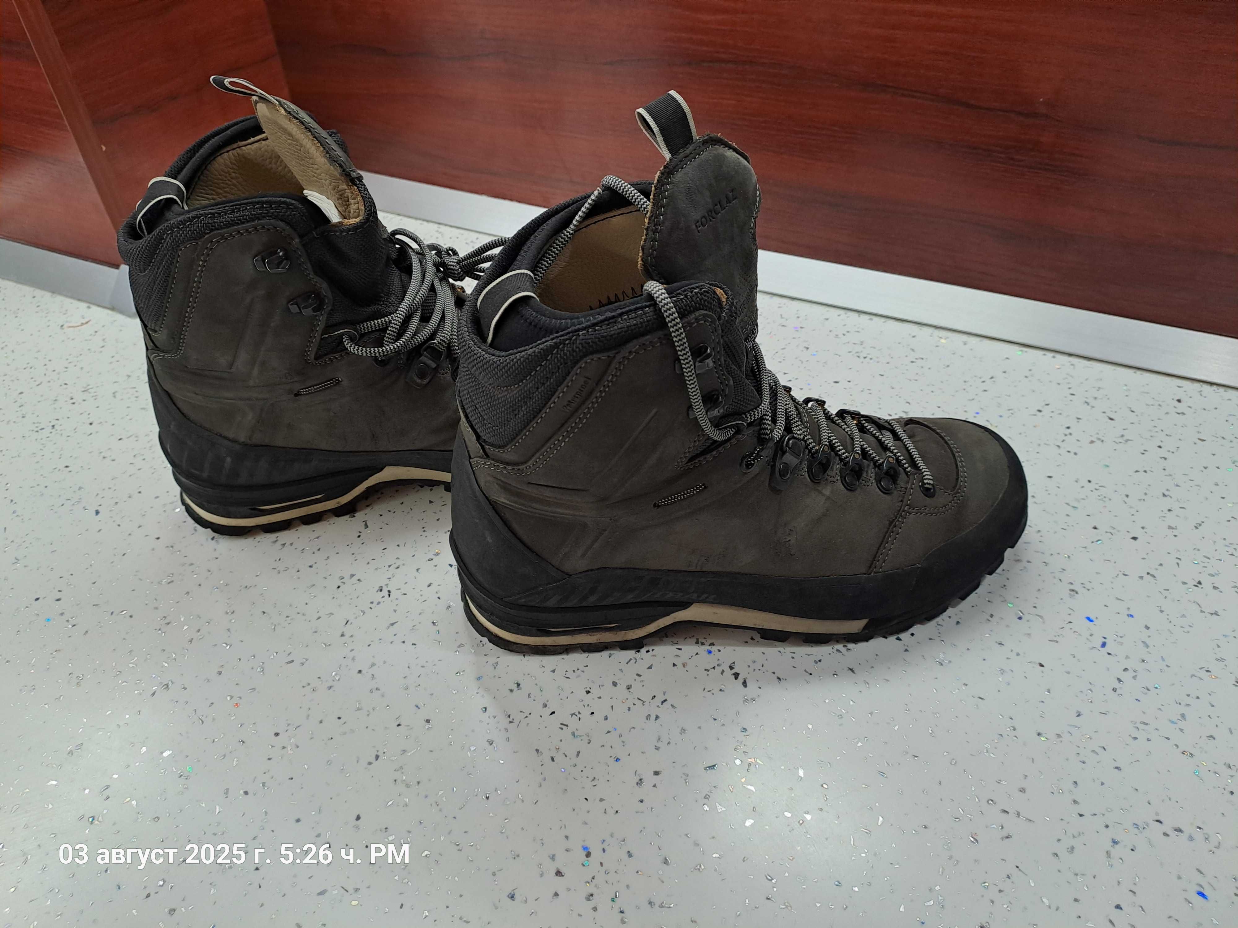 Туристически обувки Forclaz VIBRAM - MT900 MATRYX