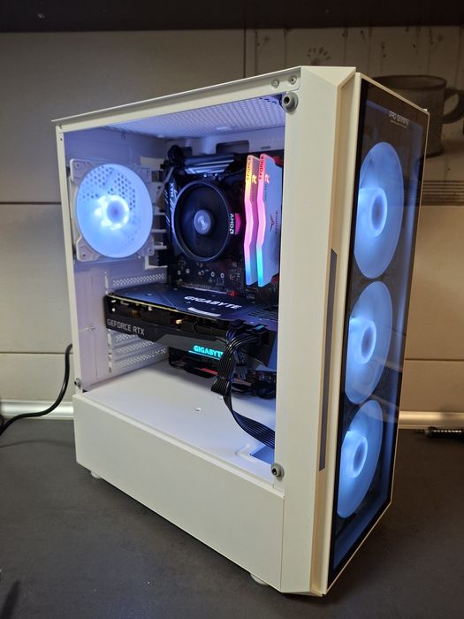 PC Ryzen 7 5700G cu RTX 3070