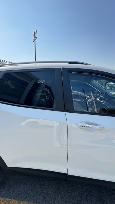 Oq treker sotiladi srochna