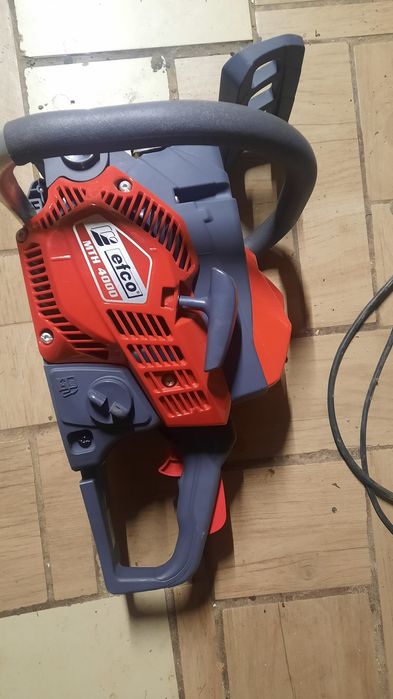 Vând drujba Efco 4000 nou