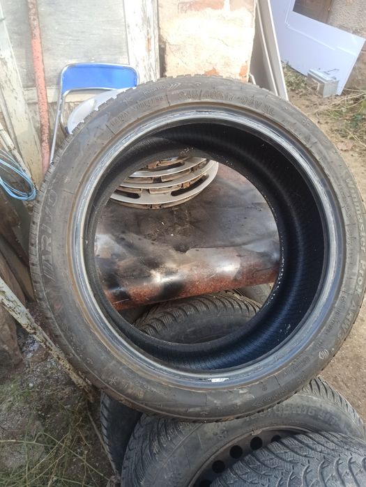 Гуми 17 цола. На 150 км. Почти нови. Гумите са две .