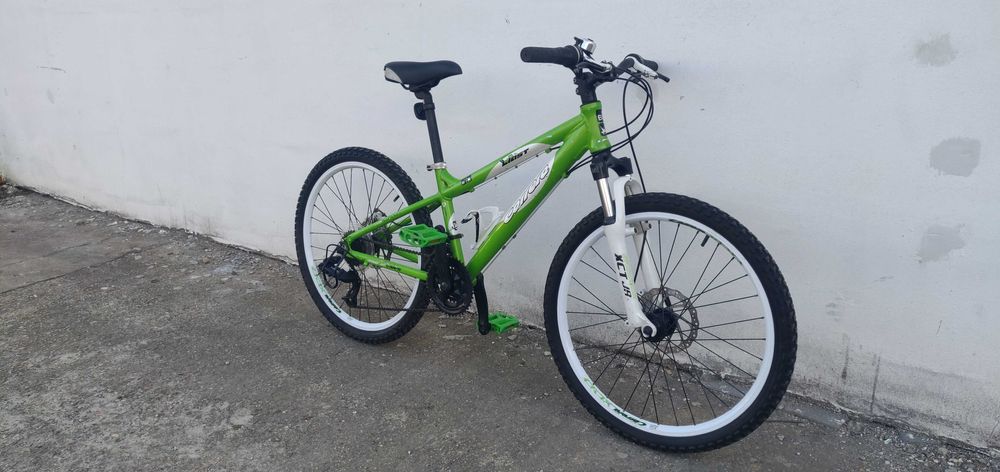 Bicicleta Mtb de copii cu roti de 24 inch frane pe disc