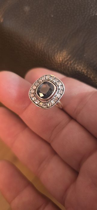 Inel aur 18 k diamante si safir natural antourage