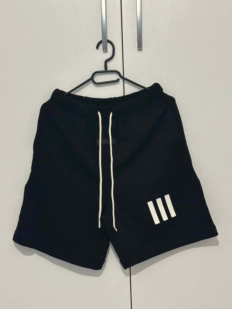 Pantaloni scurti Essentials - Size M , L