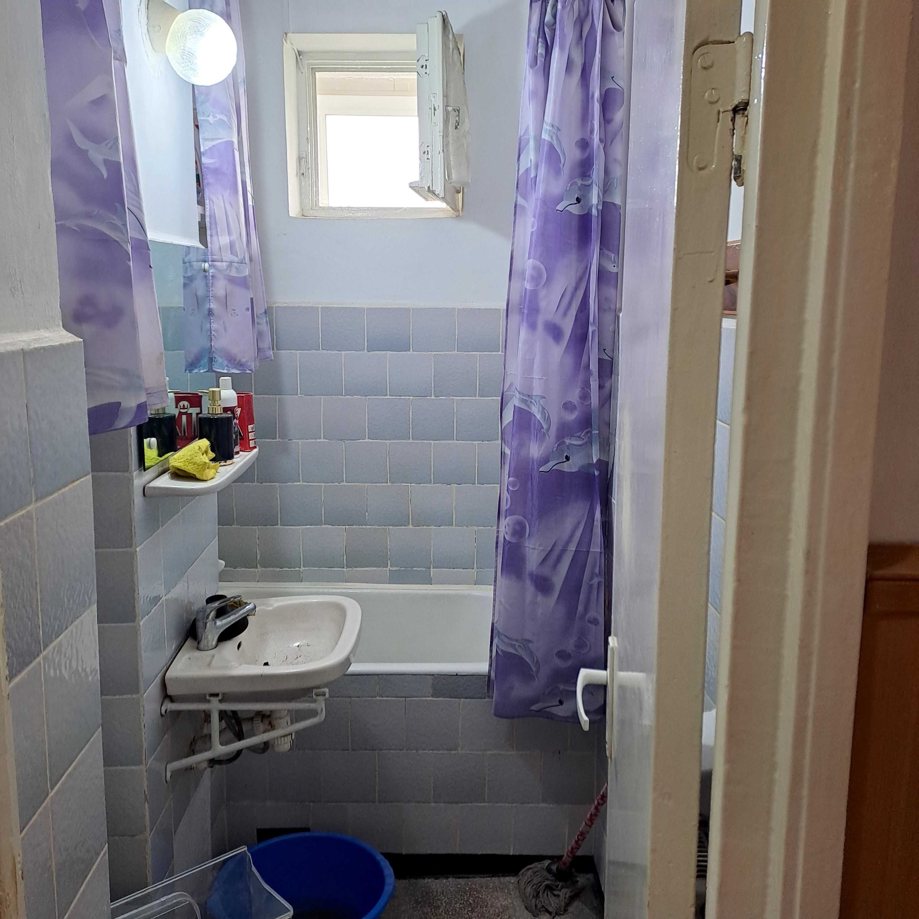 Vand apartament 2 camere