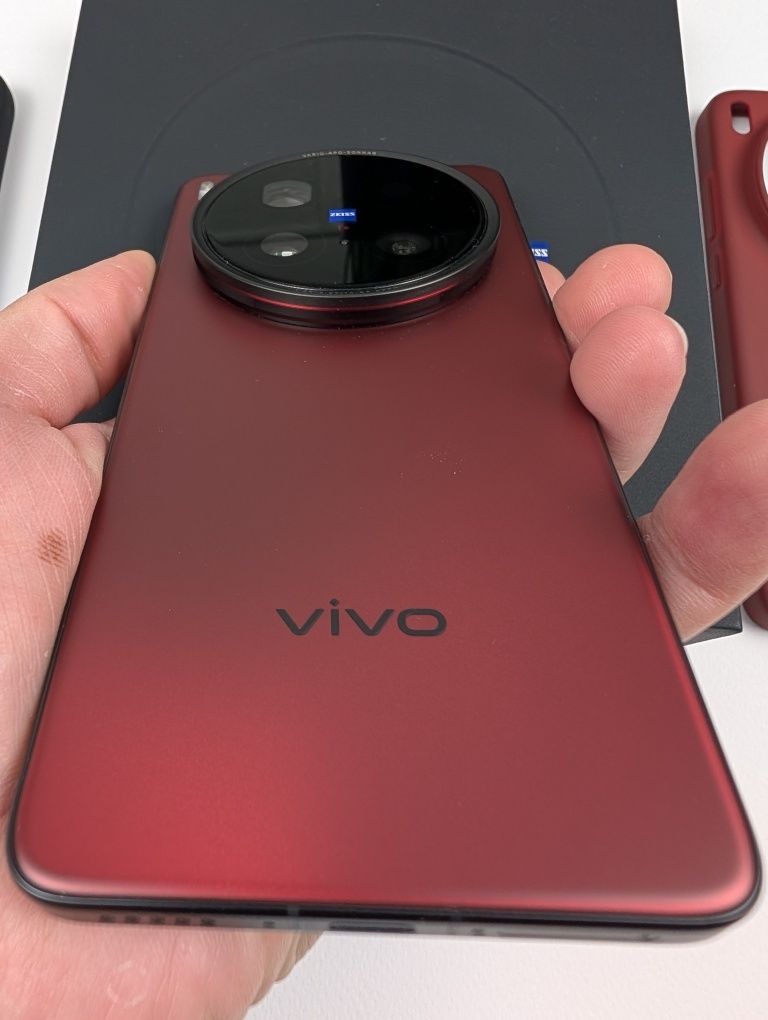 Vivo X200 Ultra 16/512 Червен