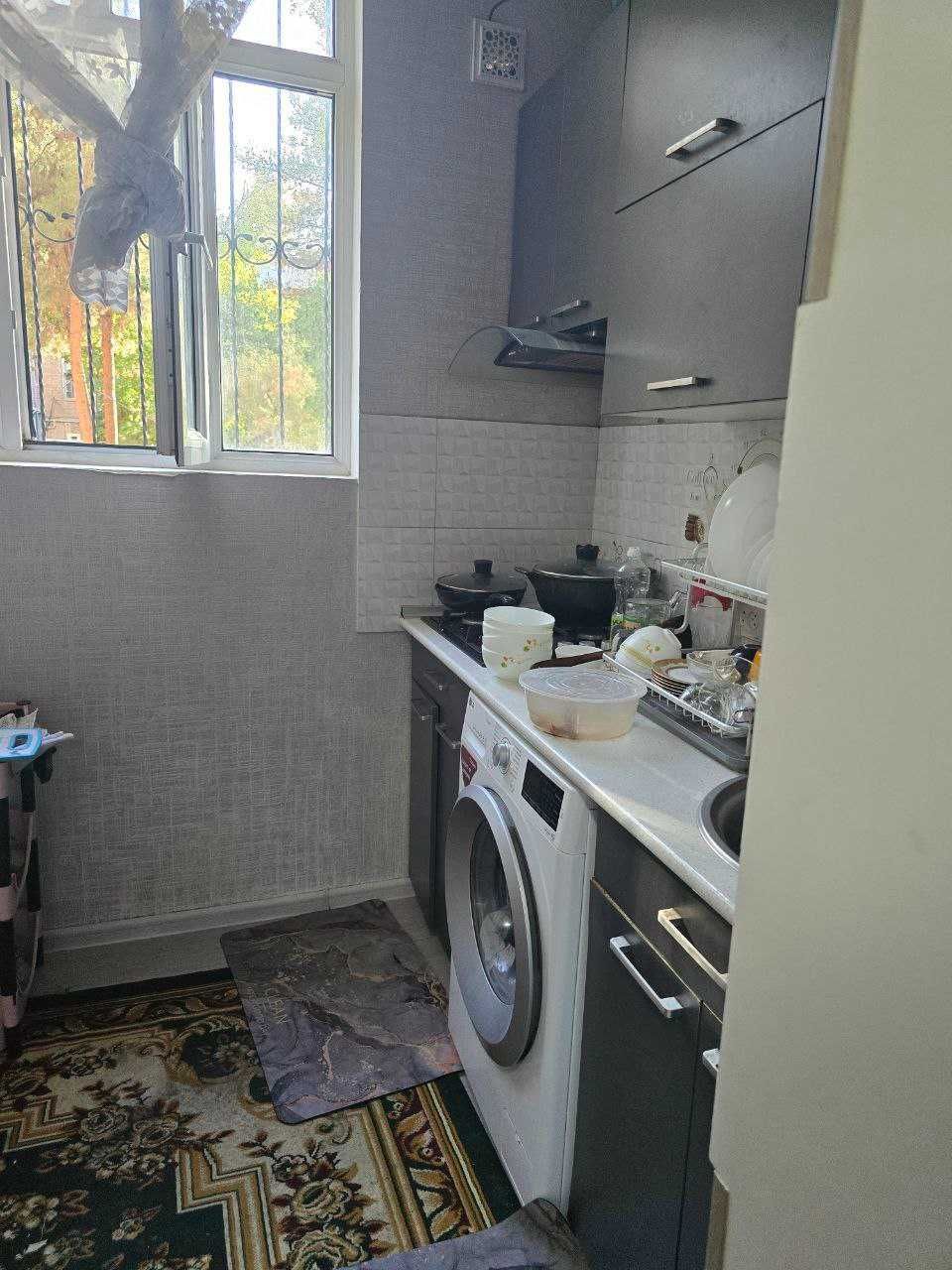 Продаётся 2 х комнатная квартира.