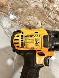 Винтоверт DeWALT