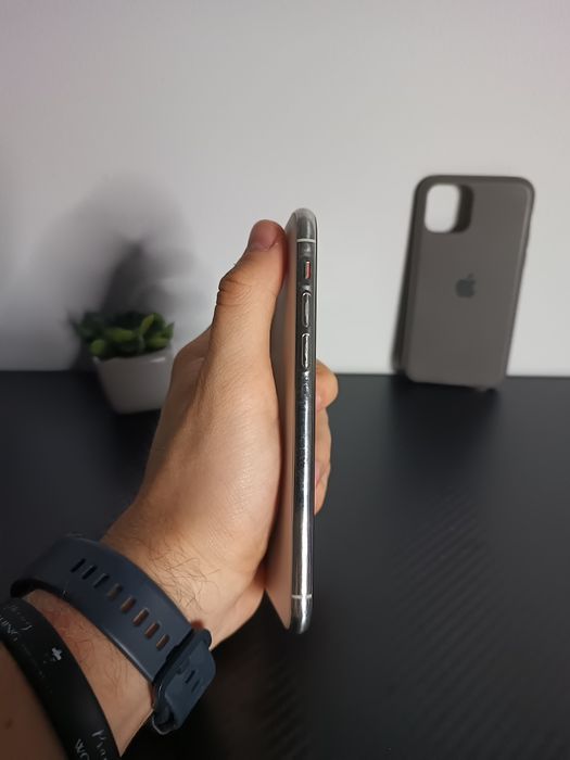 iPhone 11 Pro, Silver - în conditie Impecabilã!