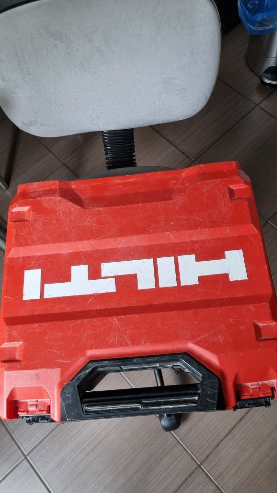 Bormasină hilti profesională