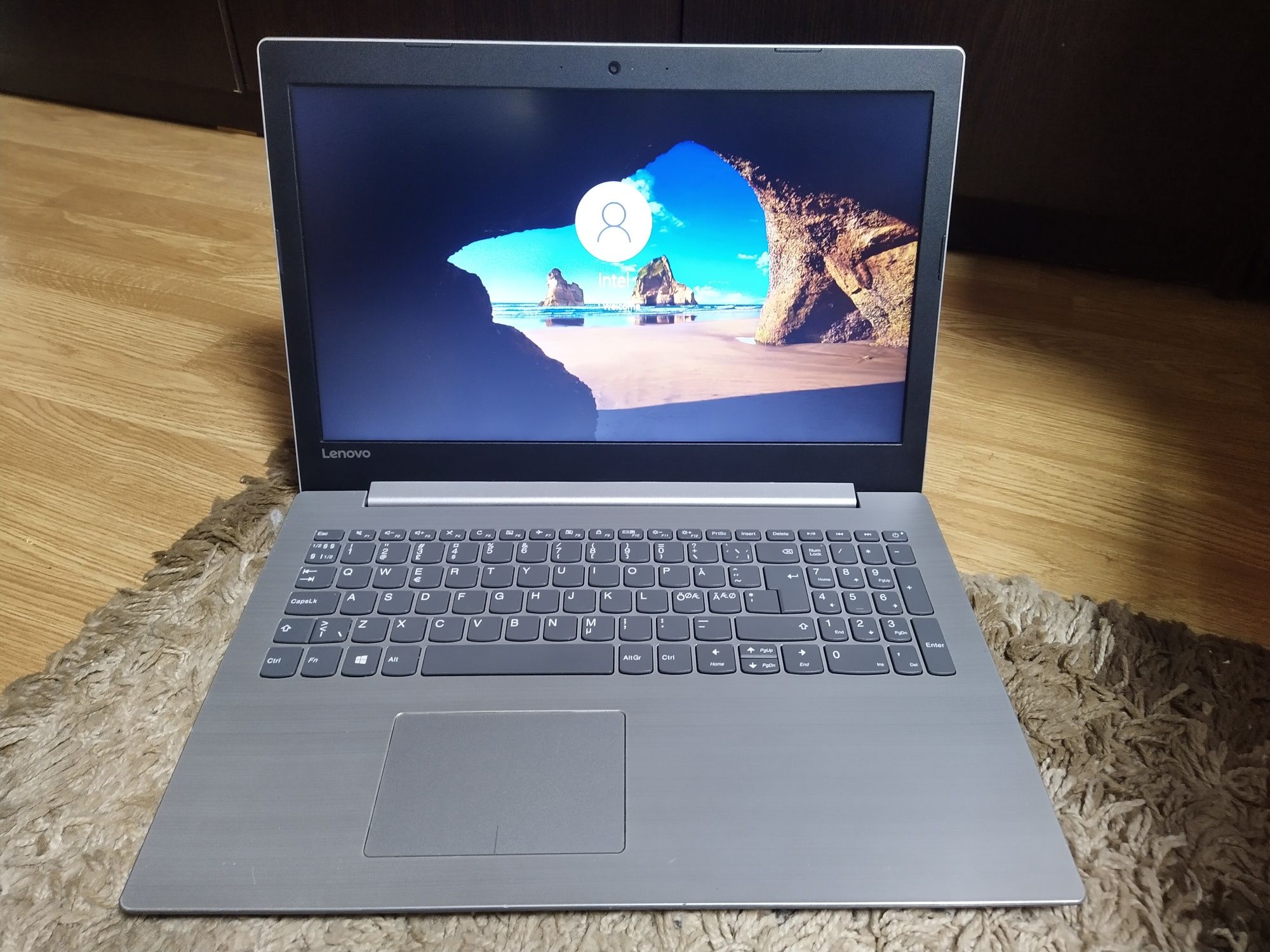 Laptop Lenovo 320 procesor i5 gen .8