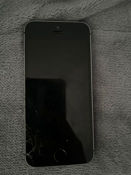 Продам айфон старый