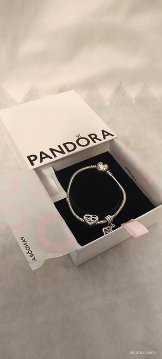 Гривна Pandora с два талисмана