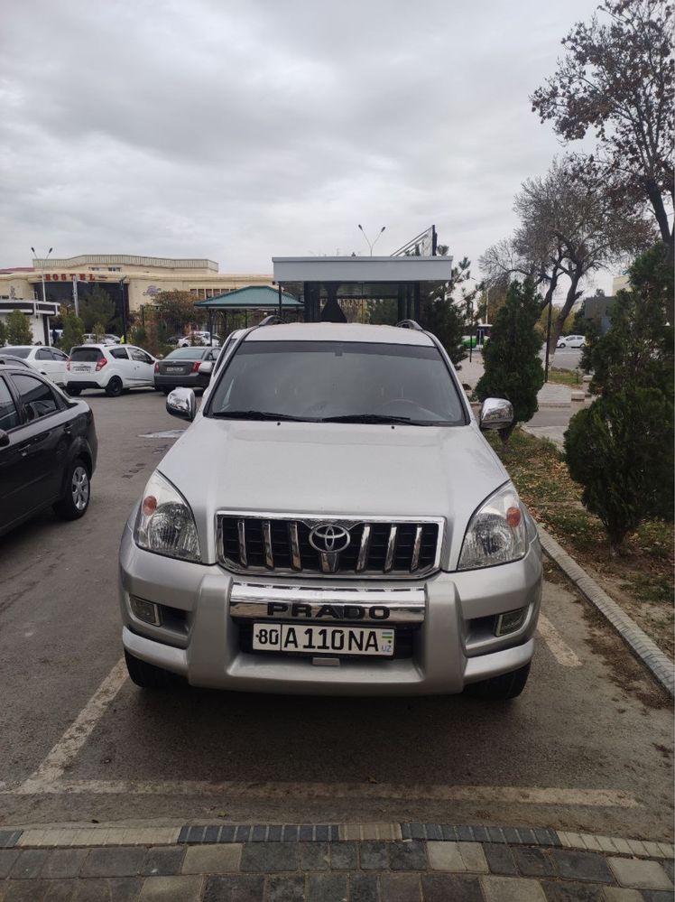 Toyota Prado Land Cruiser.