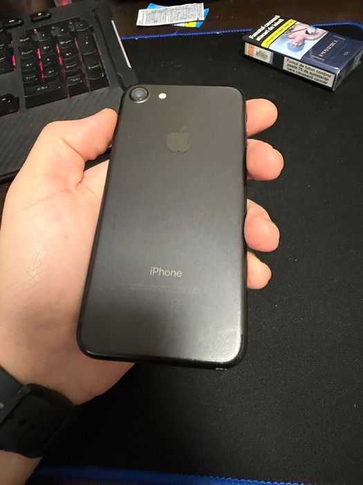 Vand/schimb Iphone 7 black