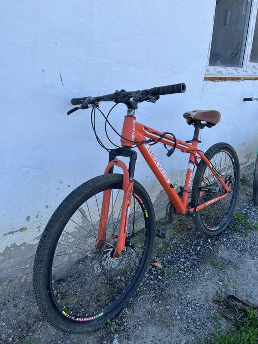 Продам велик оранжовый и белый