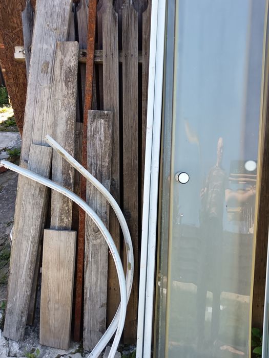 Vând cabina de dus cu cadita