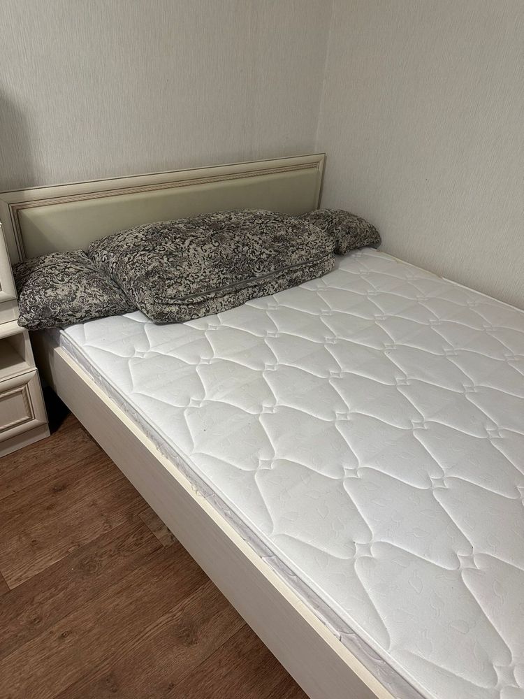 Продам кровать двуспальную