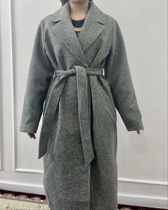 Легкое стильное пальто
