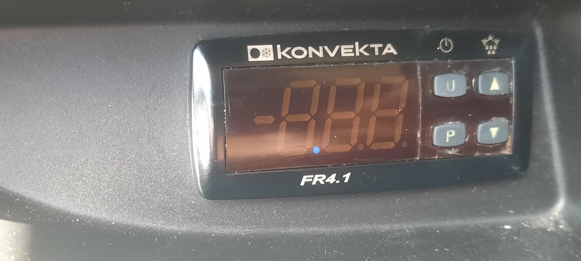 Frigorifica +congelare aer conditionat ,6+1 viteze,mecanic de nota 10.