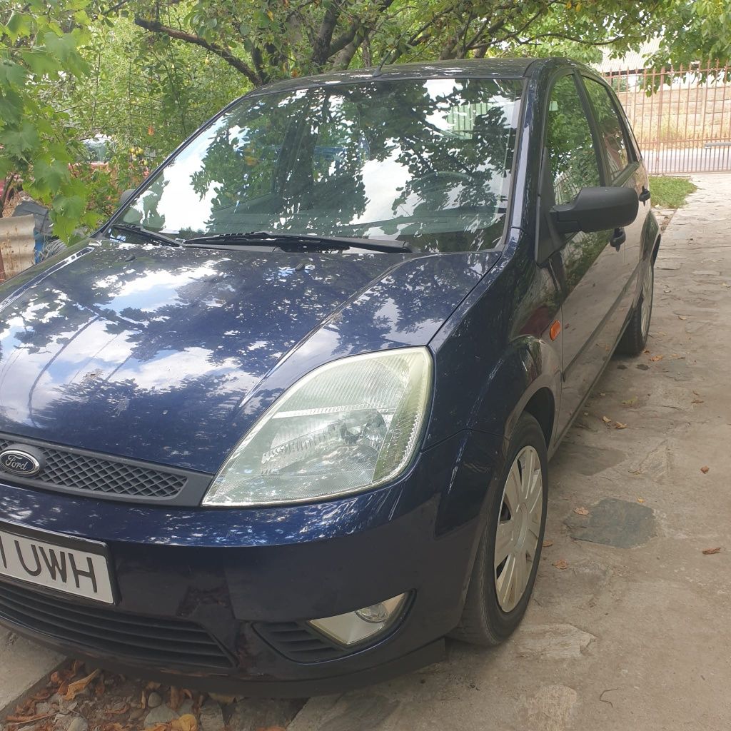 Vând Ford Fiesta 1,4 benzină,an 2003, negociabil