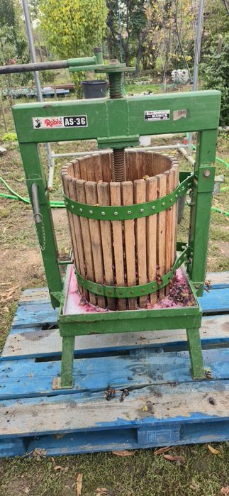 Presa struguri robix AS 36