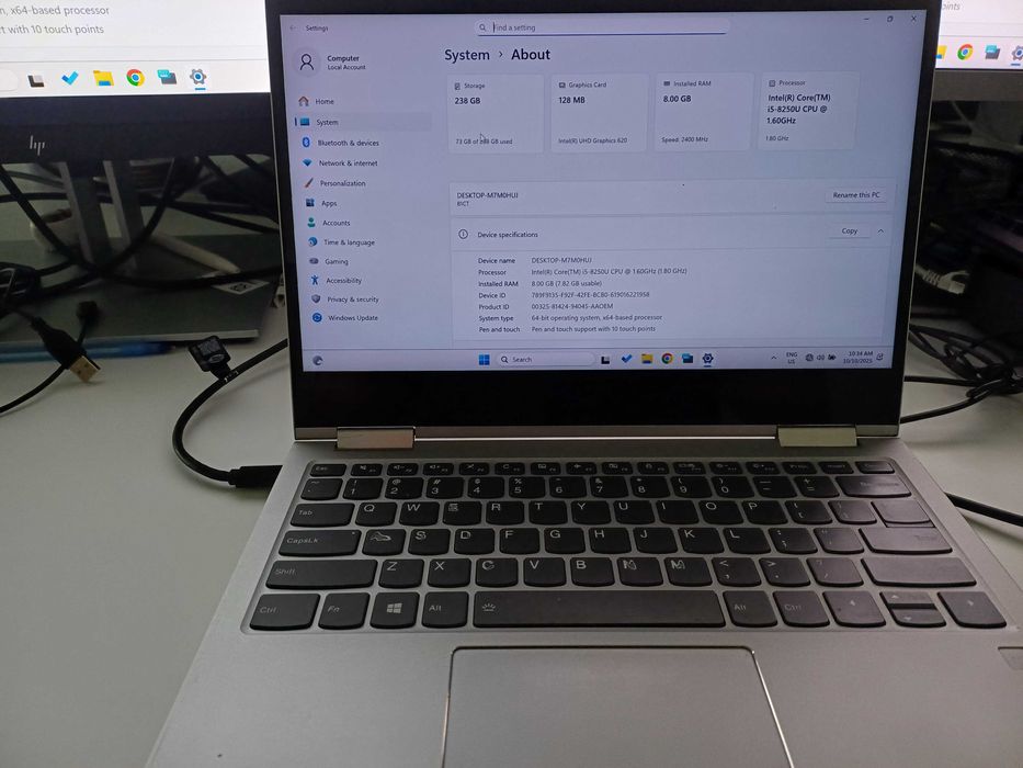 Laptop Lenovo Yoga cu touchscreen