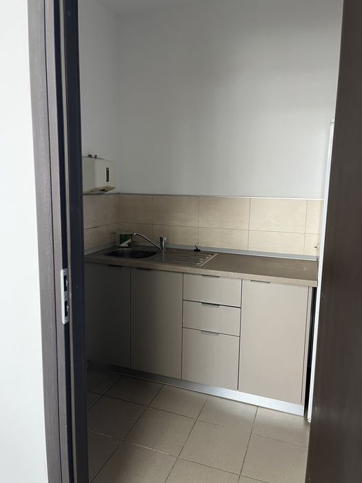 Spatiu, birou complet, 50 mp