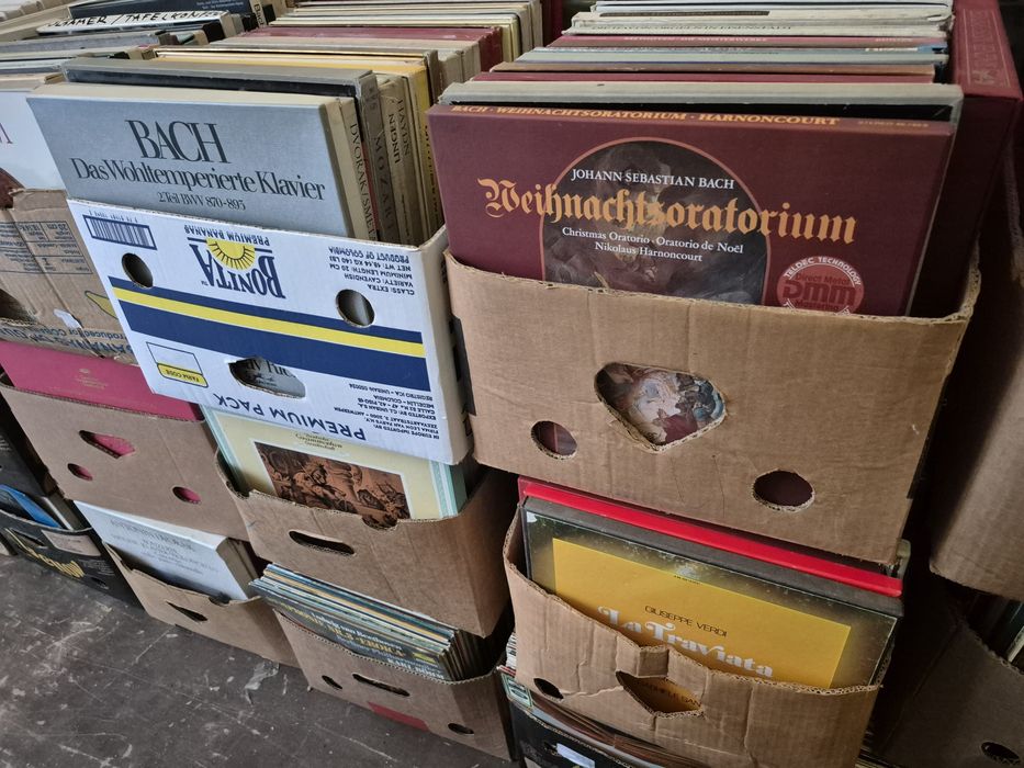 Vând lot de 100LP cu muzică clasica mixta Artiști celebrii
