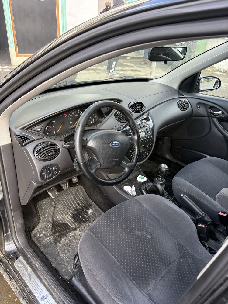 Vand ford focus GHIA. An 2004.  Pret 2100 euro