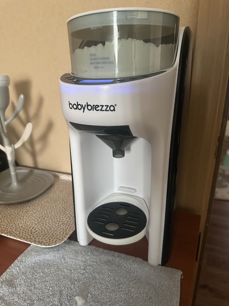 Машина за адаптирано мляко Baby Brezza