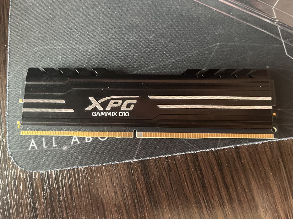 Memorie RAM XPG Gammix D10 CL16 3200 MHz nou cumparat
