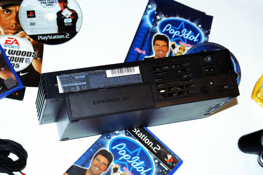 PS2 Fat PlayStation 2 + подарък 6 игри и два контролера