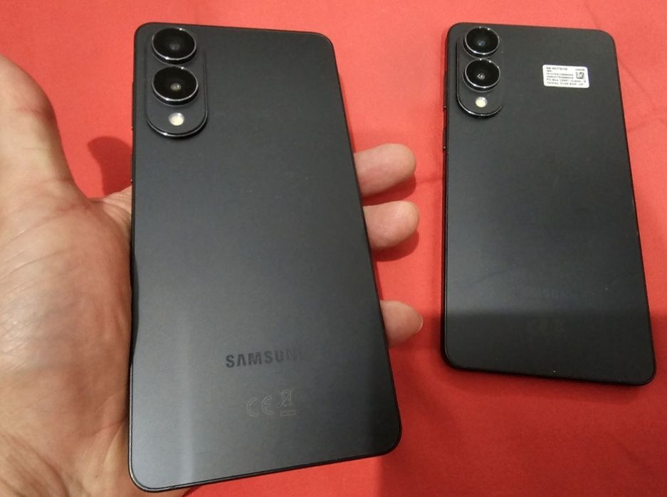 -Samsung S25 Edge, Nou, 256Gb, 12Ram, Bat:100%: 3 - 36 cicluri incarca
