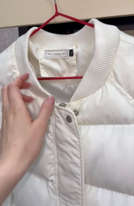 Пуховик белый теплый